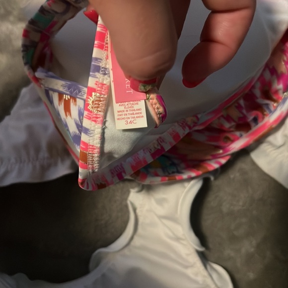 Victoria secret swim - Picture 3 of 3